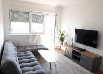 Apartament 47mpu de vanzare 2 camere cu balcon 6mp zona Mihai Viteazul