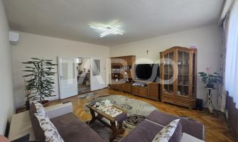 Apartament 5 camere de vanzare 182mpu decomandat zona Piata Cluj Sibiu