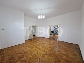 Apartament central cu 4 camere spatiu comercial garaj si pivnita Sibiu