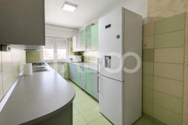 Apartament cu 2 camere balcon  pivnita de vanzare strada Vasile Aaron