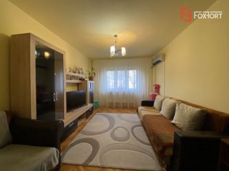 Apartament cu 2 camere, cu garaj, decomandat, de vanzare, zona Aradulu
