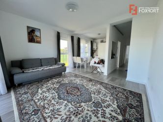 Apartament cu 2 camere, curte individuala, decomandat, în Dumbravita