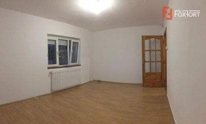Apartament cu 2 camere, decomandat, de vanzare, zona Aradului.