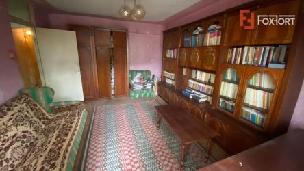 Apartament cu 2 camere, decomandat, de vanzare, zona Lipovei.