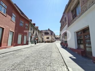 Apartament cu 2 camere decomandat in Centrul Istoric