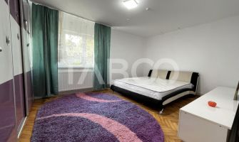 Apartament cu 2 camere decomandate si balcon de inchiriat in Strand