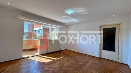 Apartament cu 2 camere semidecomandat de vanzare, zona Aradului