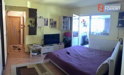 Apartament cu 2 camere, semidecomandat, de vanzare, zona Lipovei.
