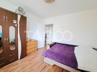 Apartament cu 2 camere si balcon de inchiriat in zona Mihai Viteazul