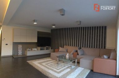 Apartament cu 3 camera, decomandat, de vanzare, zona Lipovei
