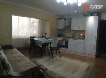 Apartament cu 3 camera, semidecomandat, de vanzare, zona Aradului.