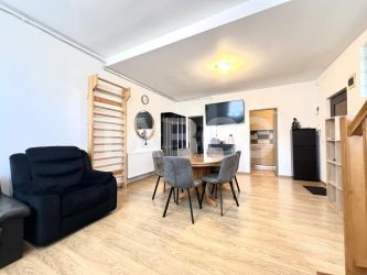 Apartament cu 3 camere 2 nivele de vanzare zona Centrala Piata Abator