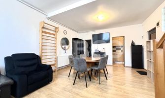 Apartament cu 3 camere 2 nivele de vanzare zona Centrala Piata Abator