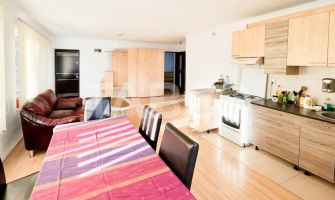 Apartament cu 3 camere cu parcare de vanzare cartierul Buna Ziua