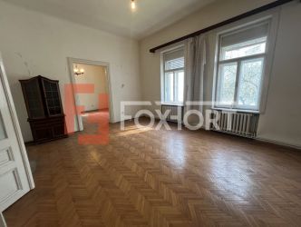 Apartament cu 3 camere de vanzare in zona Balcescu