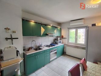 Apartament cu 3 camere de vanzare in zona Soarelui