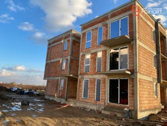 Apartament cu 3 camere de vanzare la etajul 2 in calea Buziasului!