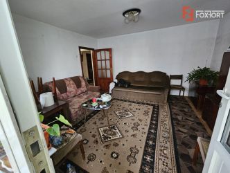 Apartament cu 3 camere, decomandat cu vedere pe 3 parti - zona Miorita
