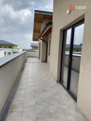 Apartament cu 3 camere, decomandat, de vanzare, Ghiroda.