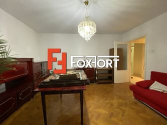 Apartament cu 3 camere, decomandat, de vanzare, in Timisoara Aradului.