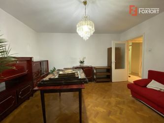 Apartament cu 3 camere, decomandat, de vanzare, in Timisoara Aradului.