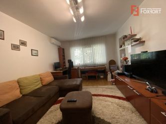 Apartament cu 3 camere, decomandat, de vanzare, zona Aradului.