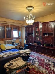 Apartament cu 3 camere, decomandat - zona Aradului