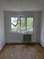 Apartament cu 3 camere decomandate si balcon cartier Manastur 