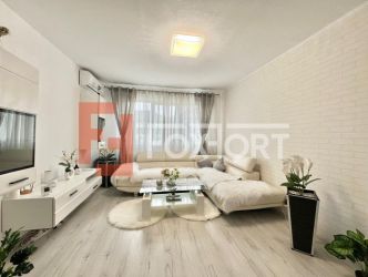 Apartament cu 3 camere, etaj 4 de vanzare, zona Spitalul Judetean