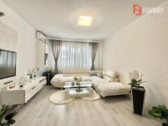 Apartament cu 3 camere, etaj 4 de vanzare, zona Spitalul Judetean