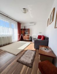 Apartament cu 3 camere in Manastur zona Baza Sportiva cu balcon de 6mp