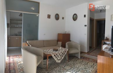 Apartament cu 3 camere, semidecomandat, de inchiriat, in Dumbravita.