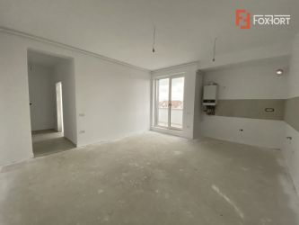 Apartament cu 3 camere, semidecomandat, de vanzare, in Dumbravita.