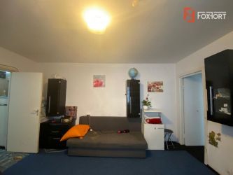 Apartament cu 3 camere, semidecomandat de vanzare pe Gheorghe Lazar - 