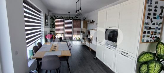 Apartament cu 3 camere semidecomandat de vanzare situat in Floresti