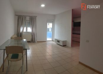 Apartament cu 3 camere, semidecomandat, de vanzare, zona Torontalului.