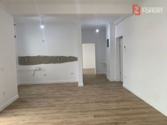 Apartament cu 3 camere si curte de 71 mp - Dumbravita