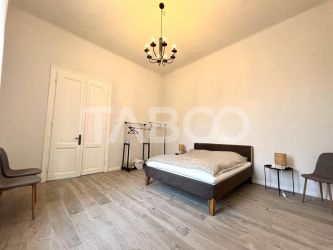 Apartament cu 3 camere si terasa de 14 mp de vanzare in zona Centrala