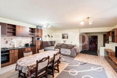 Apartament cu 3 camere suprafata generoasa 82 mp si balcon in Manastur