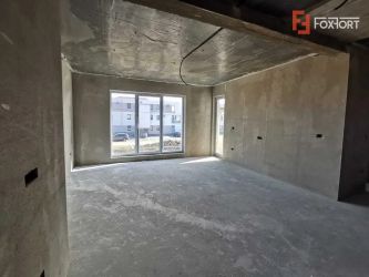 Apartament cu 3 camere, zona Cora - V3082