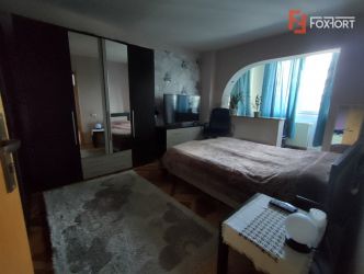 Apartament cu 3 camere zona Sagului, decomandat, centrala proprie - ID