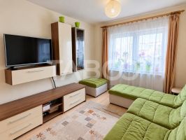 Apartament cu 4 camere renovat in Plopilor etaj intermediar