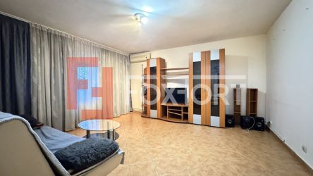 Apartament cu centrala, etaj intermediar, zona Lunei