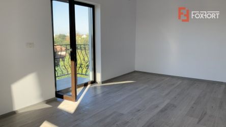 Apartament cu doua camere de vanzare, decomandat in Giroc