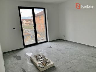 Apartament cu trei camere | Doua locuri de parcare incluse | Giroc - V