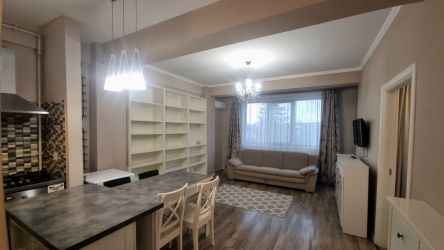 Apartament de 3 Camere de Vânzare – Damaroaia Gloriei,
