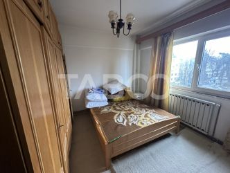 Apartament de inchiriat  2 camere decomandat etaj 3 mobilat utilat