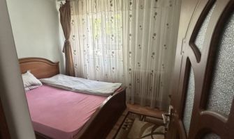 Apartament de inchiriat, 2 camere Semidecomandat  Podu Ros 