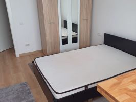 Apartament de inchiriat, 2 camere Semidecomandat  Podu Ros 