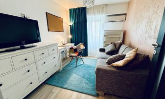 Apartament de inchiriat, 3 camere Decomandat  Nicolina 